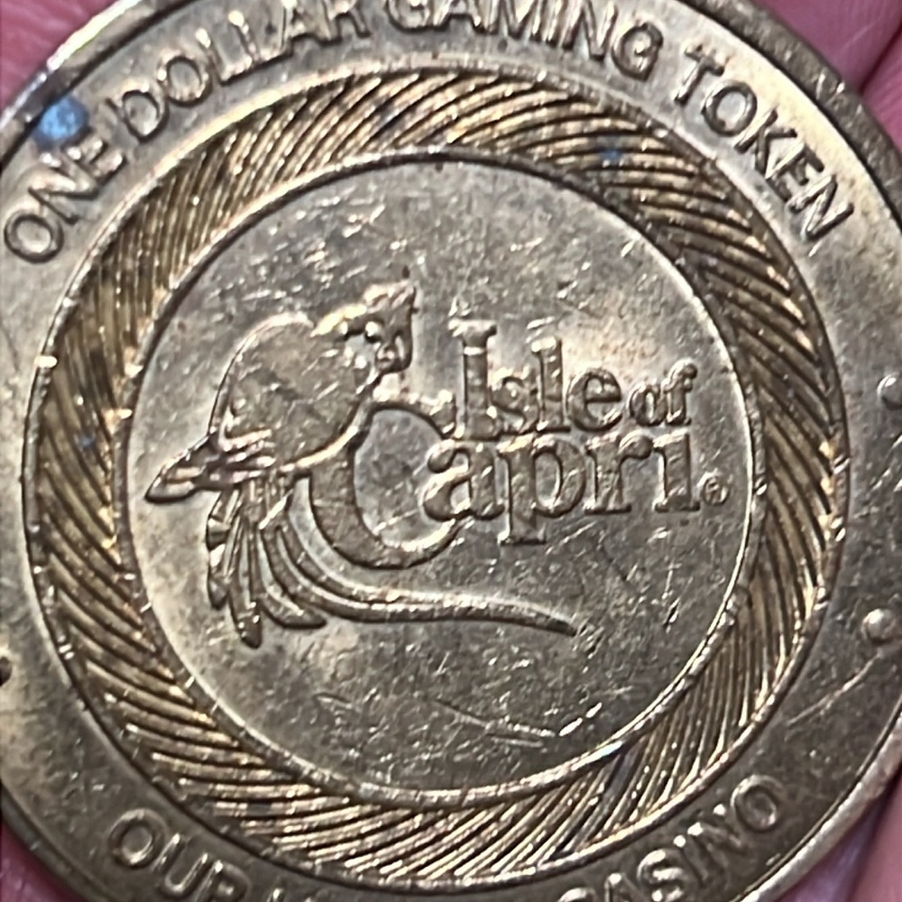 ๐ฆ BRASS $1 DOLLAR FORMER PARROT CASINO GAME TOKEN COIN - ISLE OF CAPRI, FLORIDA - Picture 3 of 9